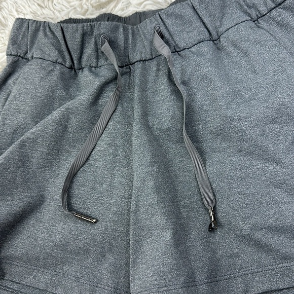 Lululemon On The Fly Short *2.5" Heathered Slate - Picture 2 of 6